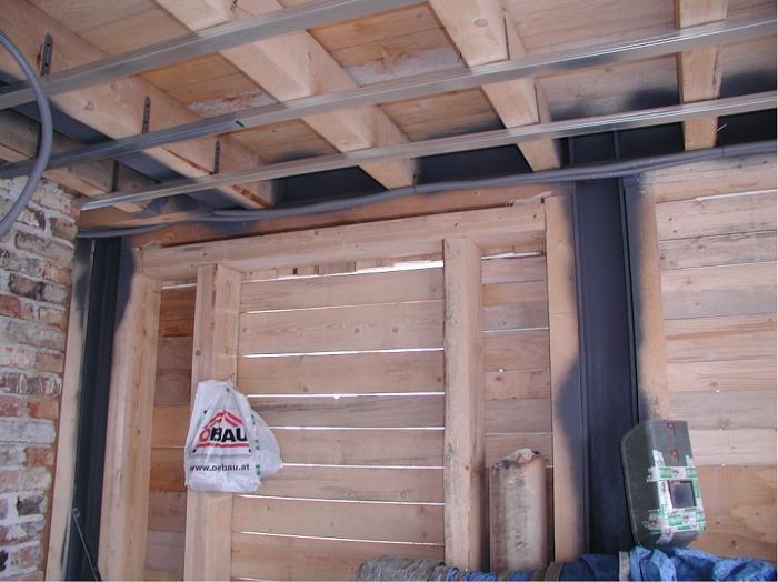 Stahlträger - Holzkonstruktion